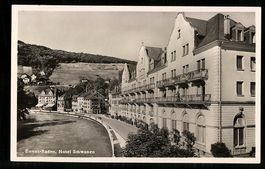 Ennet-Baden, Uferstrasse mit Hotel Schwa