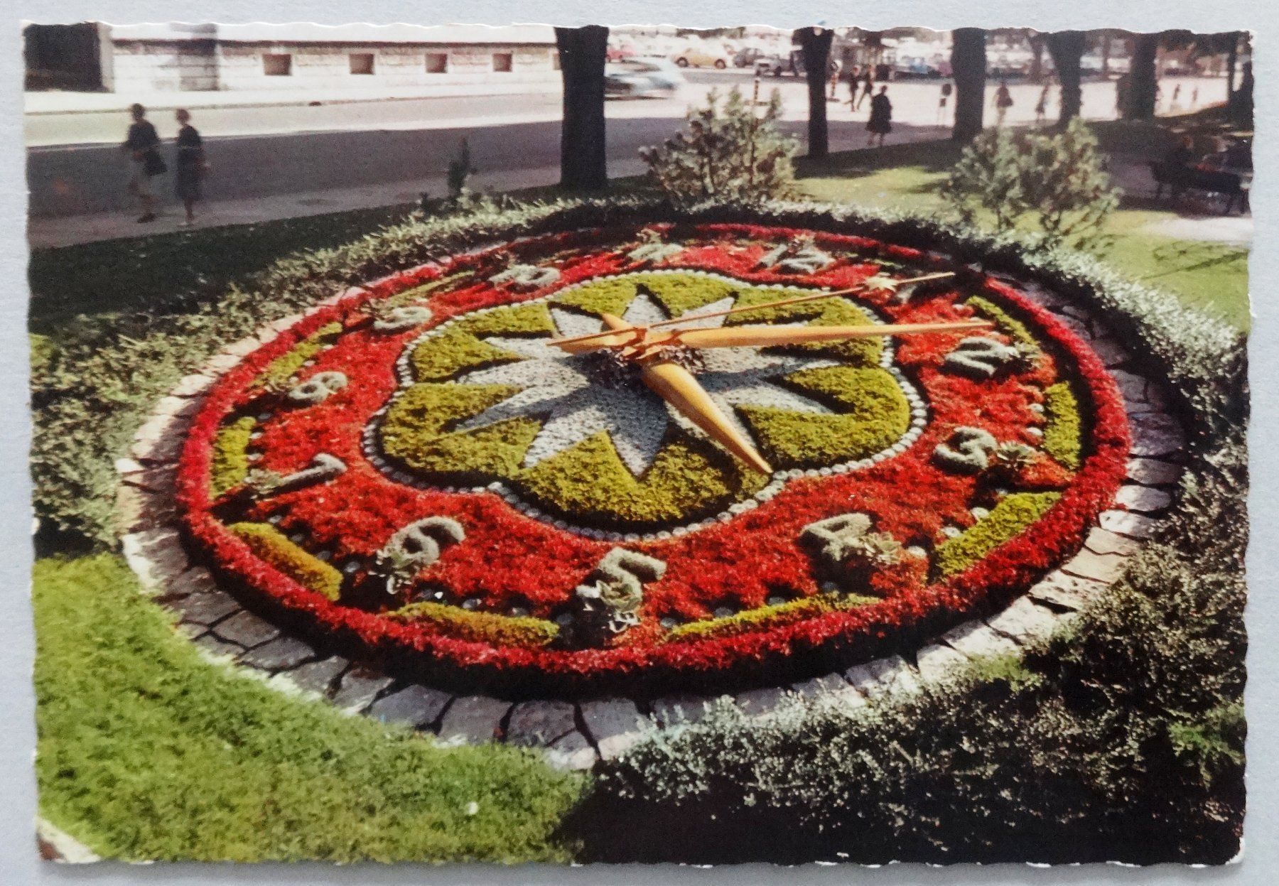 Cartes postales: Neuchâtel - L' Horloge Fleurie – D'occasion à Fétigny par Billy2miny