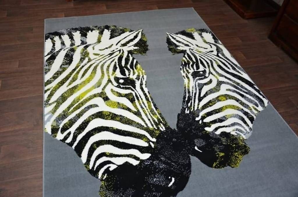 Tappeti: Tapis zèbre 120x170  – Usato da Mont-sur-Lausanne venduto da Dini088