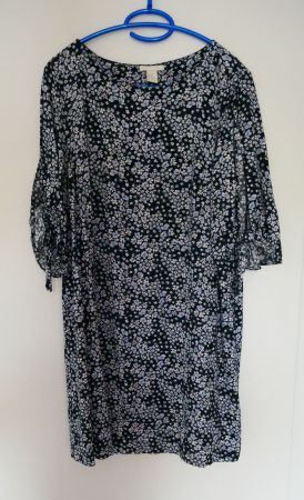 Tunika / Tunikakleid dunkelblau geblümt H&M, Gr. 40, Viskose