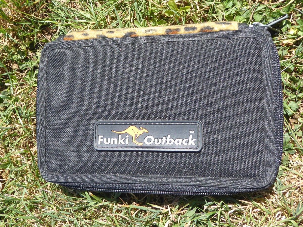 Funki Zaini: Schulthek und Etui – Usato da Aadorf venduto da Dragonfisch 7