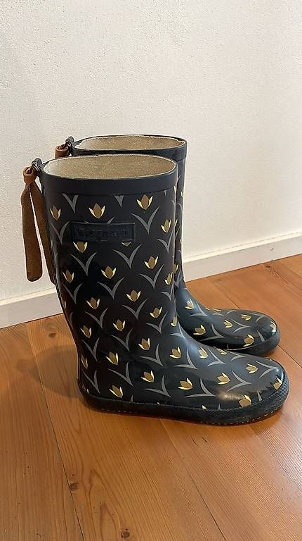 Chaussures femmes: Gummistiefel Gr. 36/37 – D'occasion à Trin par Schiesshorn