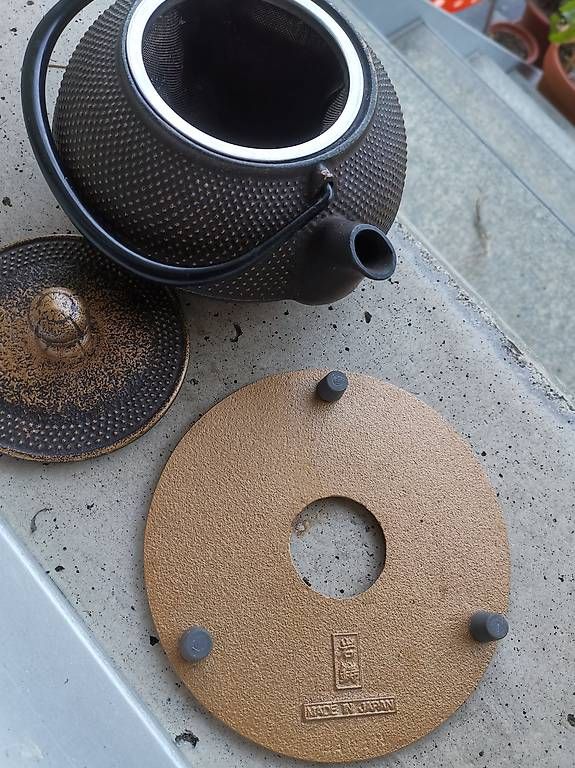 Teekannen: Teekanne Krug mit Tasse – Gebraucht aus Luzern von Nad_vintage