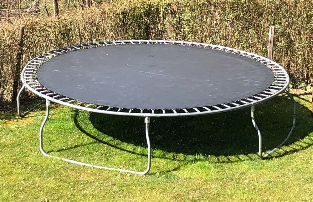 Trampolin für den Garten Marke Hudora Kaufen auf Ricardo