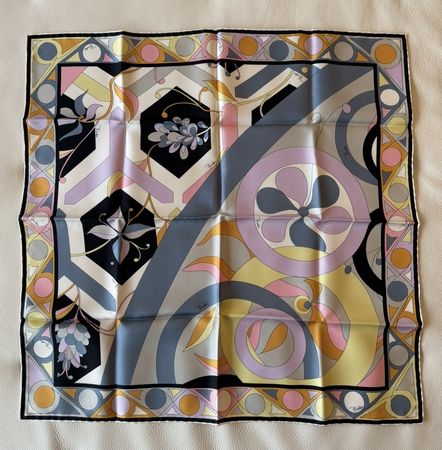 Emilio Pucci foulard carré neuf!