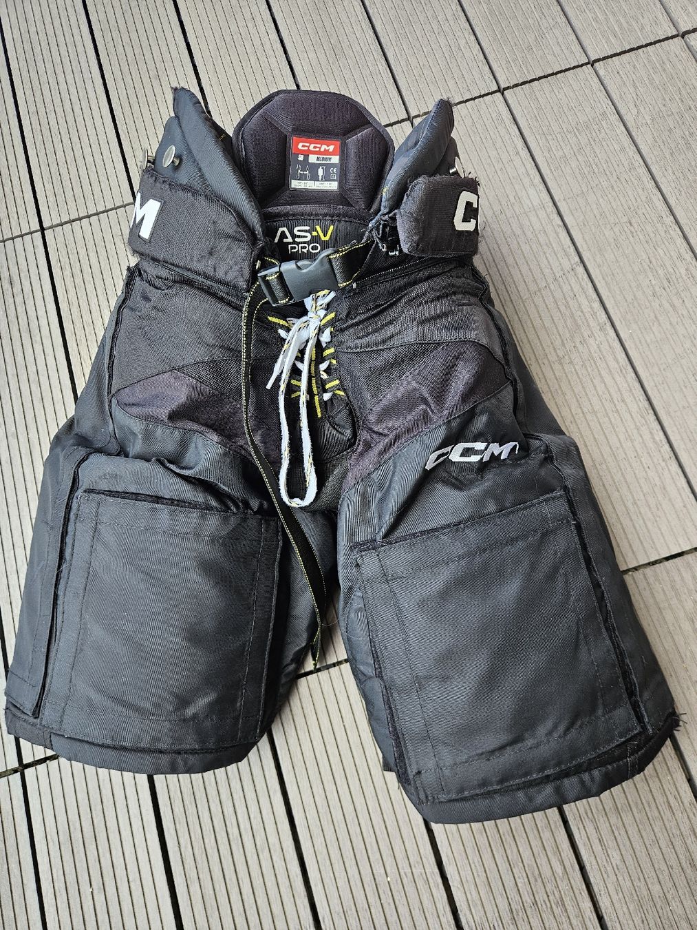 Ccm Pantalons: Eishockeyhosen SR Medium – D'occasion à Mühlethurnen par Kurt74