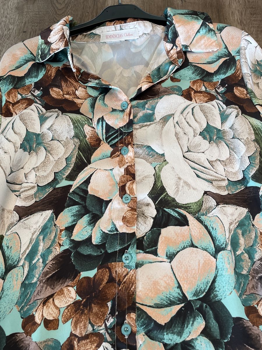 Vestiti: Robe chemise fleurie taille 40 manches longues – Usato da Yverdon-les-Bains venduto da mar_hg5t 1