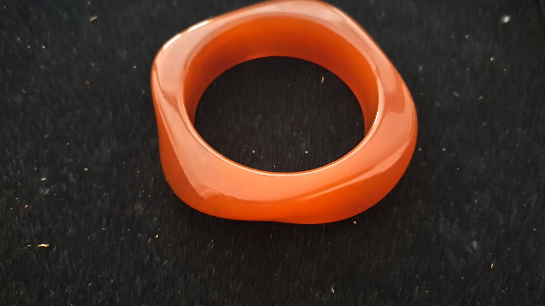Bracelets: bracelet orange en résine – Neuf (Voir description) à Chêne-Bourg par n4r_7kyb