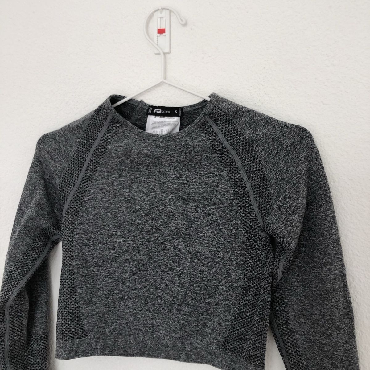 Tops: Sport Crop Top Grau, Gr. S, Daumenlöcher – Neu (gemäss Beschreibung) aus Chur von faja7000 1