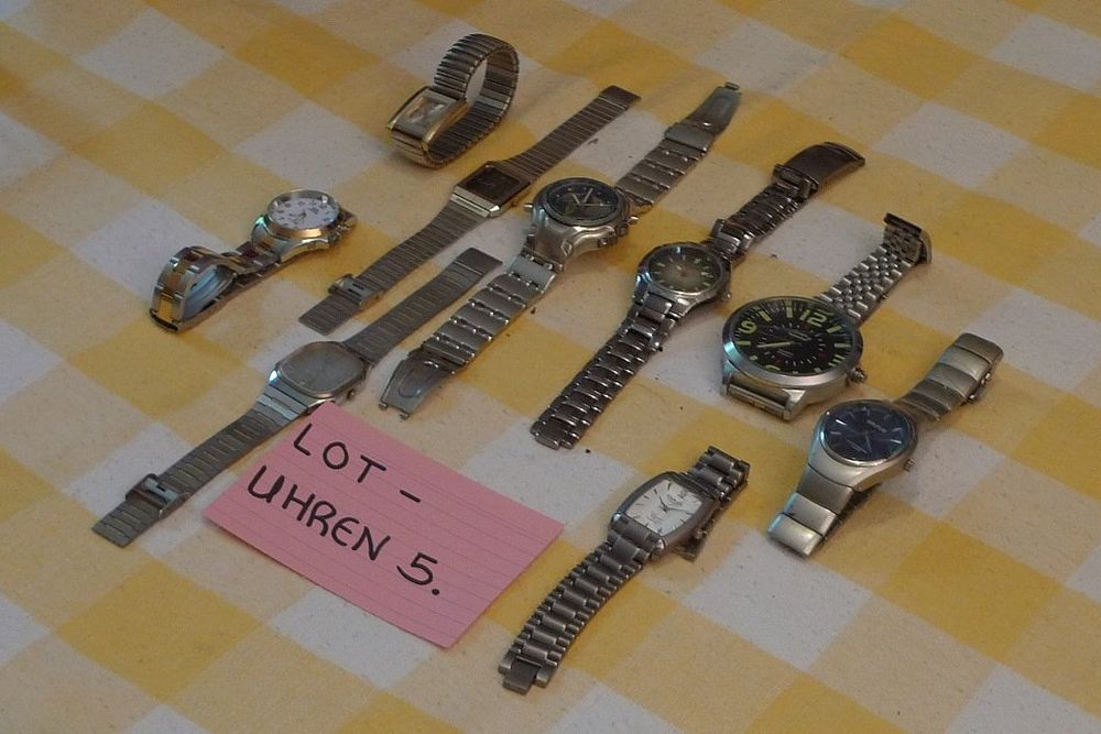 Orologi: LOT-UHREN 5. – Difettoso da Bern venduto da bn1640 2