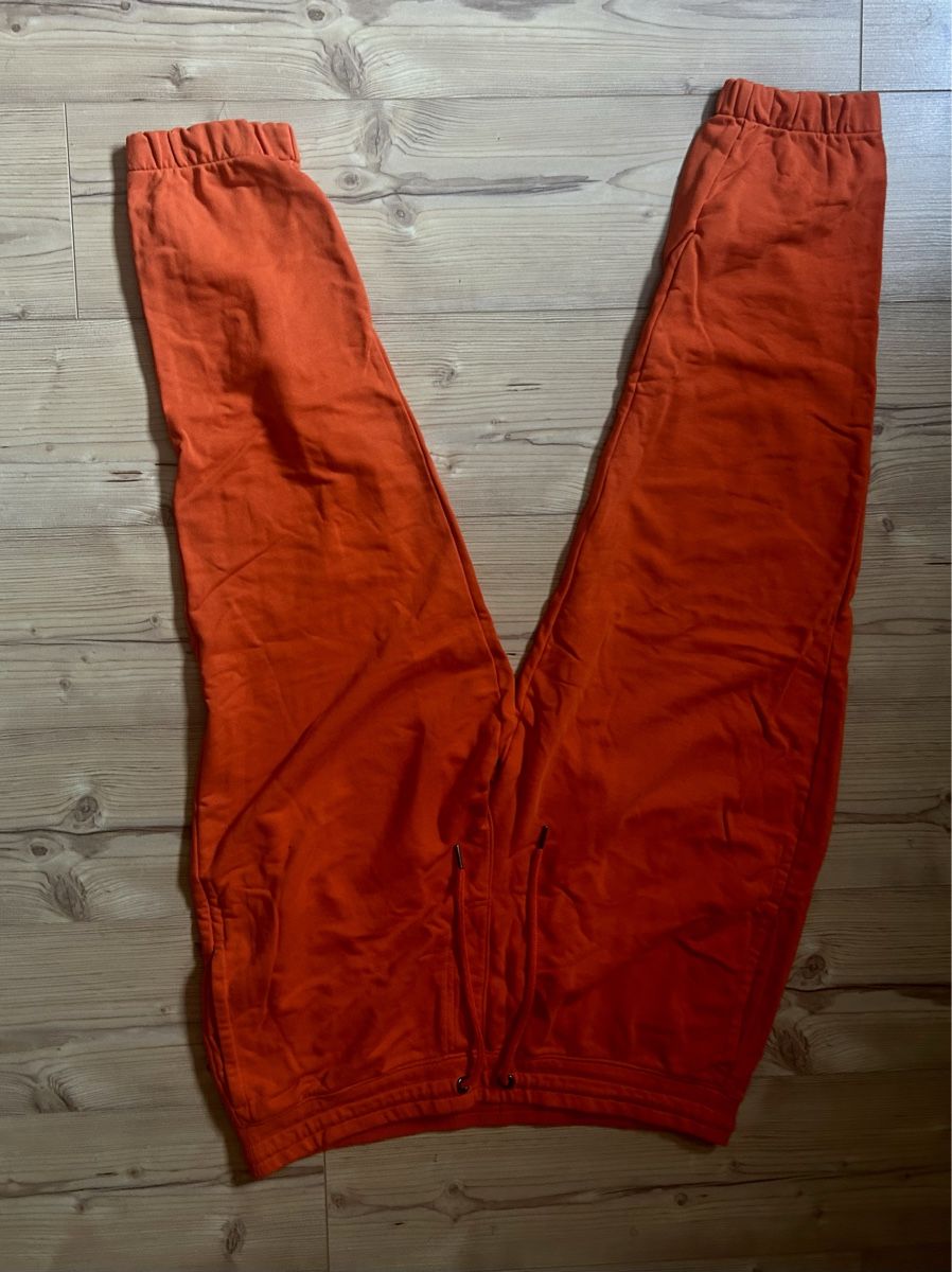 Calvin Klein Pantaloni: Calvin klein sweats – Usato da Belp venduto da jan_6yvx 2