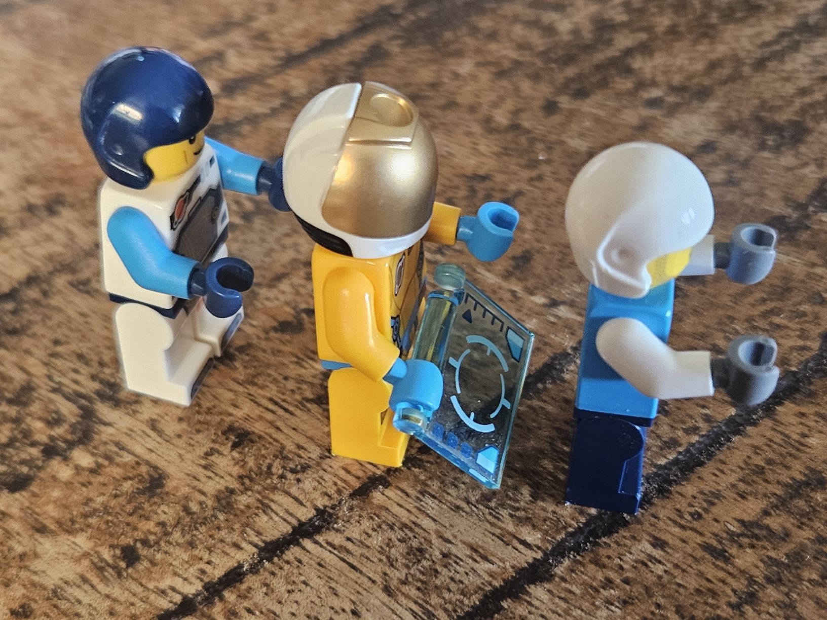 Lego Kit di costruzioni: lego lot de 3 figurines  – Usato da Confignon venduto da Ecrofigs 3