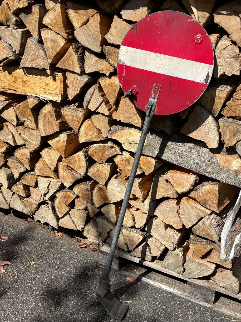 SBB/CFF/FFS Insegne: original SBB CFF Signal Schild Gleissperrtafel 140cm – Usato da THERWIL venduto da Fcbbasel