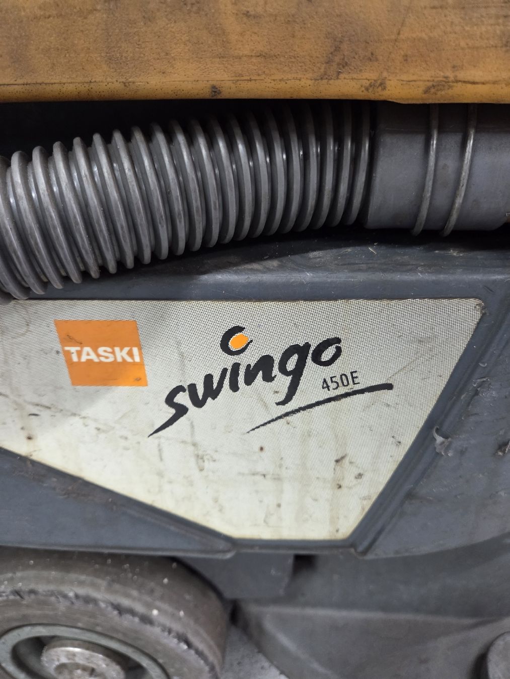 Alle Maschinen: Taski Swingo Scheuersaugmaschine – Defekt aus Willerzell von KEMW 1