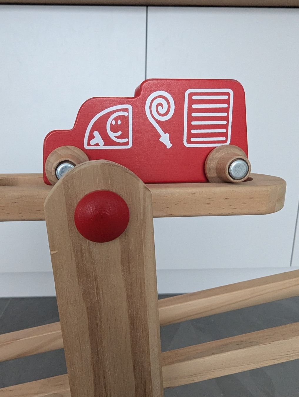 Giocattoli: Holz-Kugelbahn mit Autos & Kugeln – Usato da Fislisbach venduto da c-weiss 2