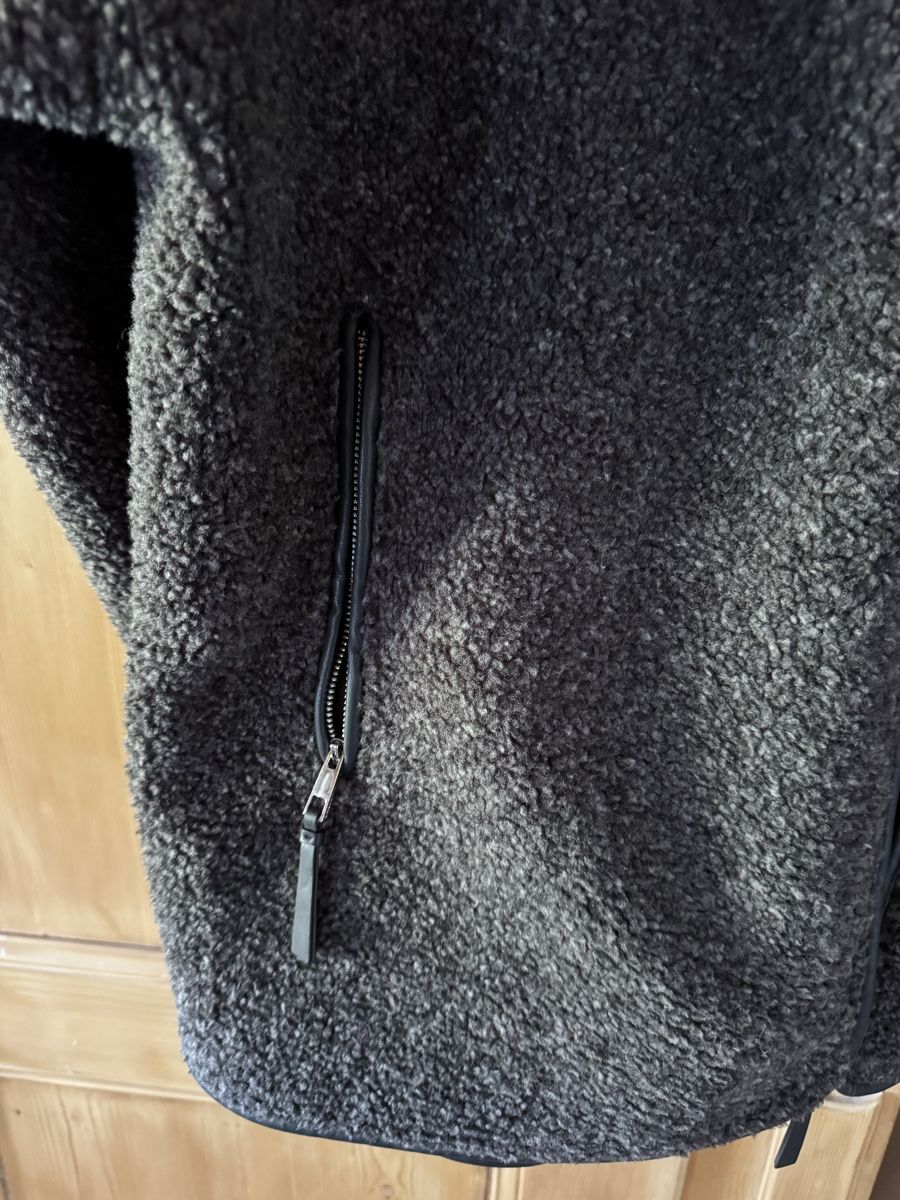 Oysho Jacken: Oysho Jacke mit Kapuze, Grau, neu – Neu (gemäss Beschreibung) aus Au ZH von Pulaila2020 2