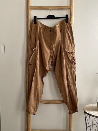 🍂🫠🍂 Neuf, Pantalon brun clair "Yessica" 48