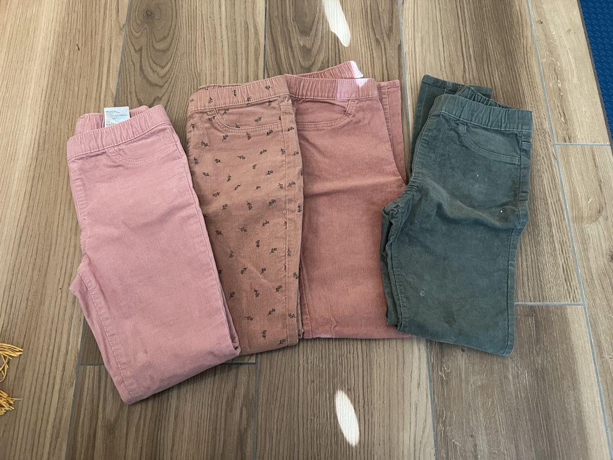 Hosen: Hosen für Mädchen x4 – Gebraucht aus Hinwil von jua_t8vd