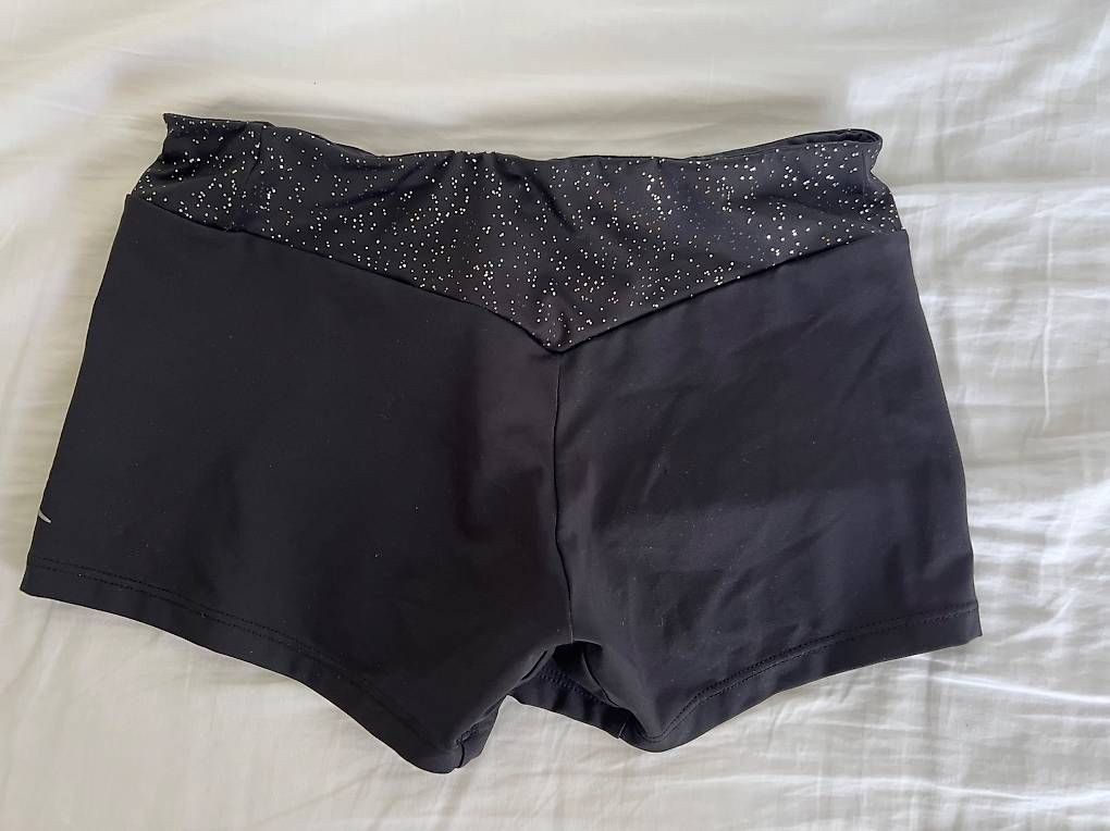 Decathlon Hosen: Turnhösli Gr. 164 – Gebraucht aus Adliswil von angrue 1