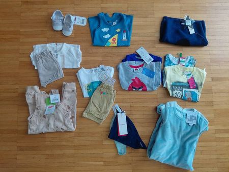 Mix Neue Babykleidung mit Etikette (Grösse 3 bis 12 Monate)