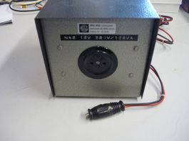 Stromumwandler Autoadapter 220 Volt / 12 Volt Camping Auto