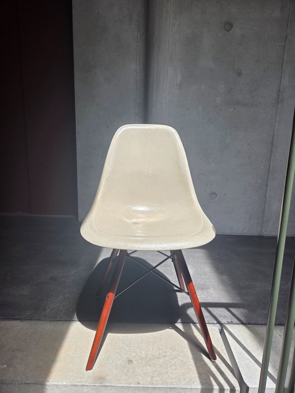 Eames Sedie: Eames / Vitra / Herman Miller – Usato da Zürich venduto da Lukasz