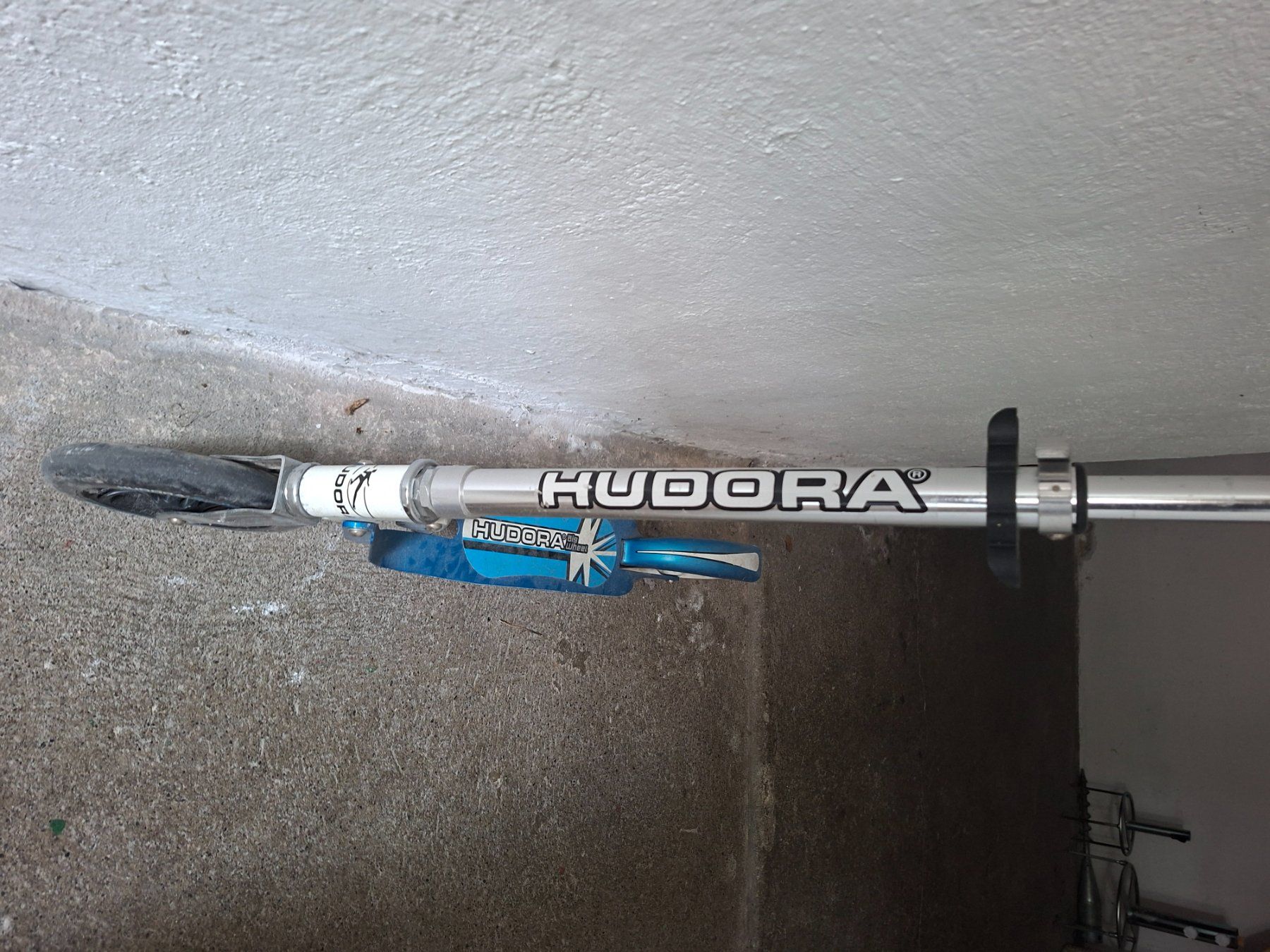 Hudora Kickboard: blauer Hudora Scooter, Top Zustand – Usato da Ins venduto da eva_2j6w 2