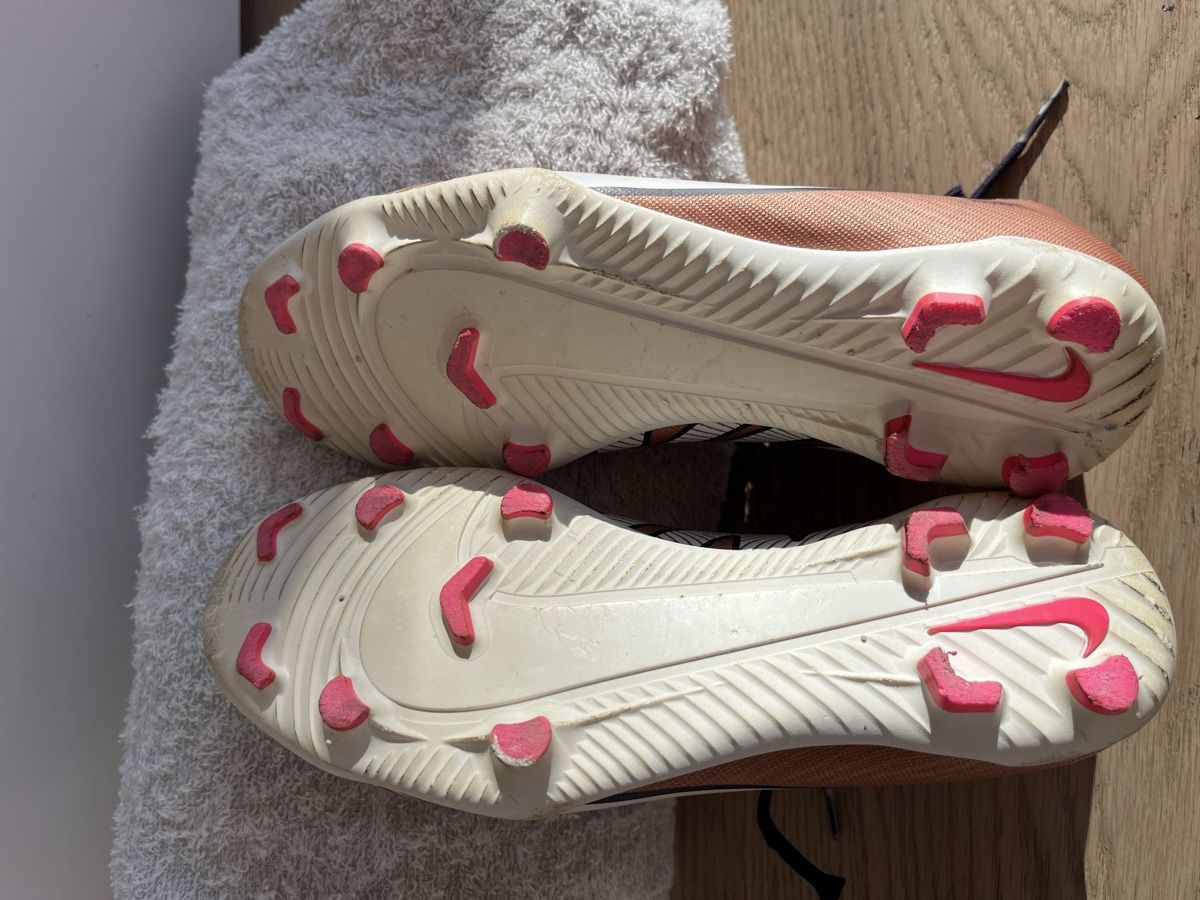 Nike Scarpe per ragazzi: Fussballschuhe Kind Nike – Usato da Wetzikon ZH venduto da joc_p8jn 5