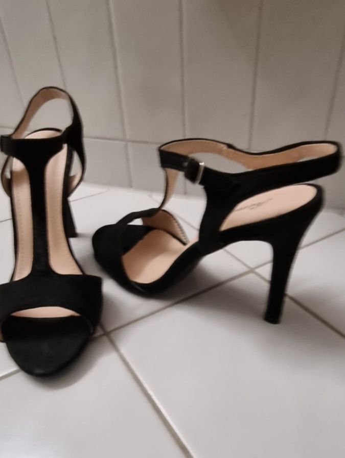 Damenschuhe: Schuhe,  Sandalette Gr. 40 neu schwarz – Neu und originalverpackt aus Geroldswil von Agapanthus22 2