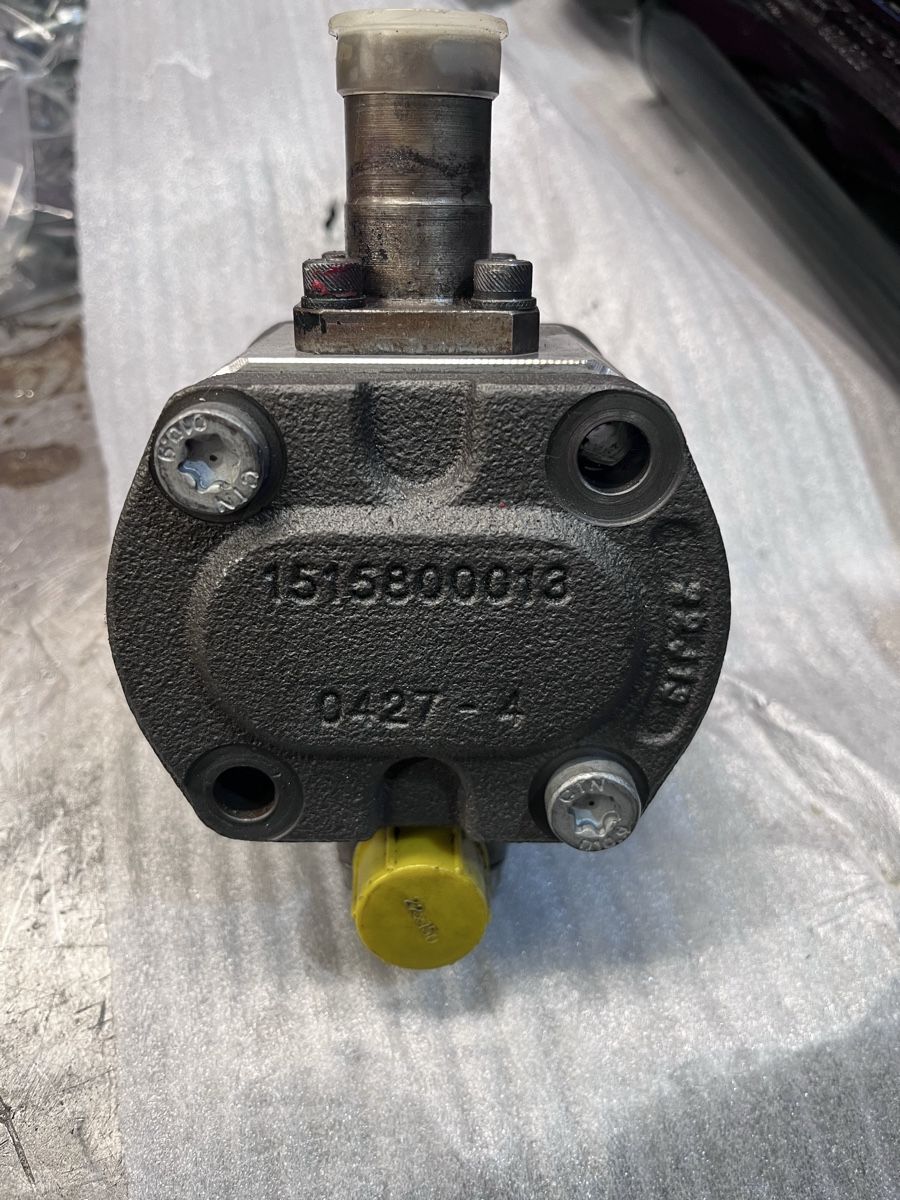 Pumpen & Teile: Hydraulikpumpe zu Case ,IH , Traktor – Gebraucht aus Reichenbach i. K. von Berger.1