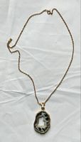 Elegante Halskette mit Achat Anhänger