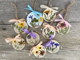 Geschenkanhänger, Ton Figur, Deko, Blumen