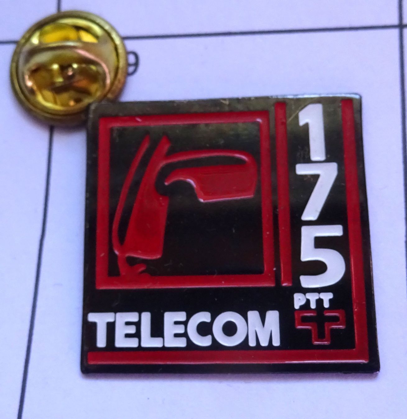 Placchette & Badge: Pin TELECOM  175 PTT – Usato da Utzenstorf venduto da BUtter81