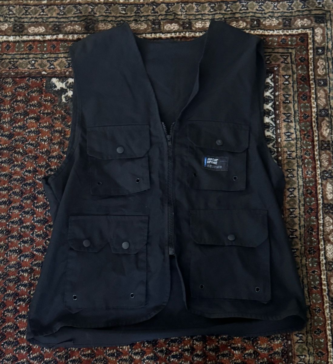 Gilet & Giacche: Black vest – Usato da Rapperswil SG venduto da riy_f85n