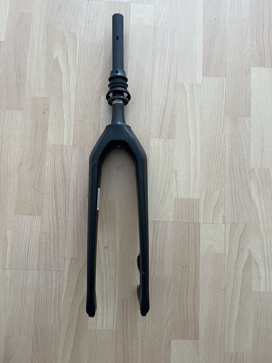 Pezzi di ricambio: Fahrradgabel starr Carbon – Usato da Cham venduto da wstarzyk