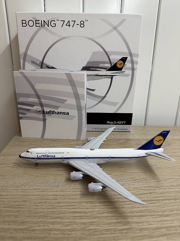 Modellbausätze & Standmodelle: Lufthansa Boeing 747-8 Retro 1:400 – Neu (gemäss Beschreibung) aus Embrach von ale_z5t9