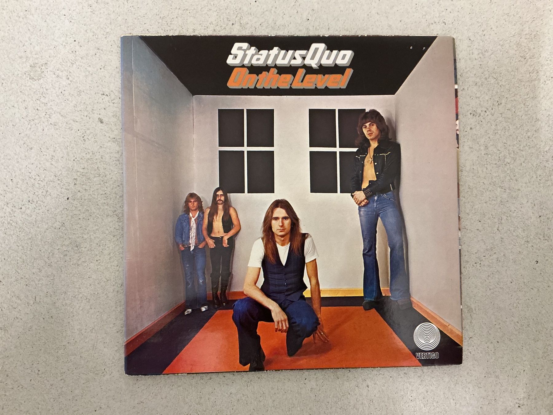 Vinyles: Status Quo LP -  On The Level – D'occasion à Winterthur par Tumko_7_Vinyl