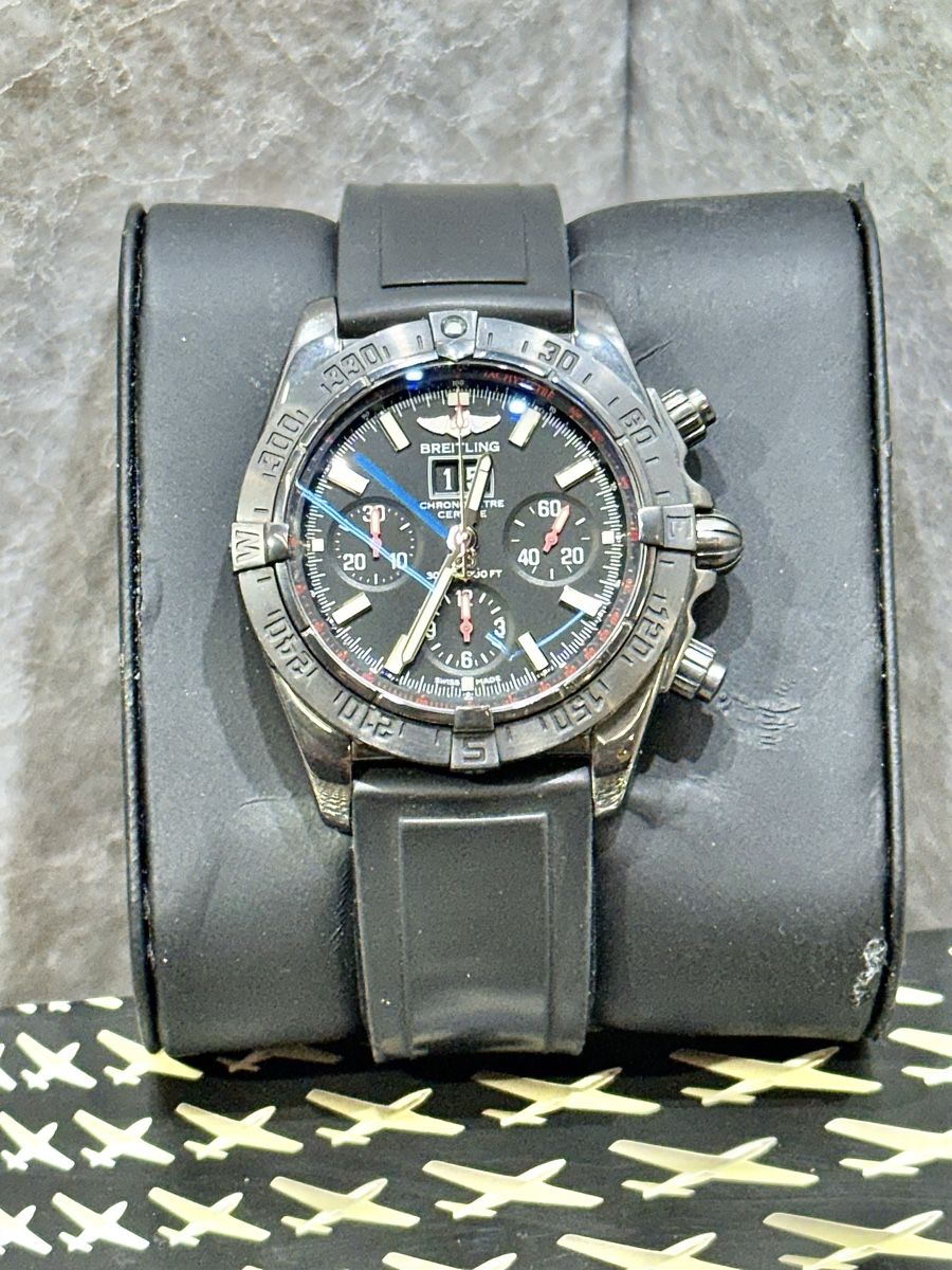 Breitling Uhren: Breitling Chronographe  Blackbird, Limited Edition 217/2000 – Gebraucht aus Basel von RoyalPerformance 2