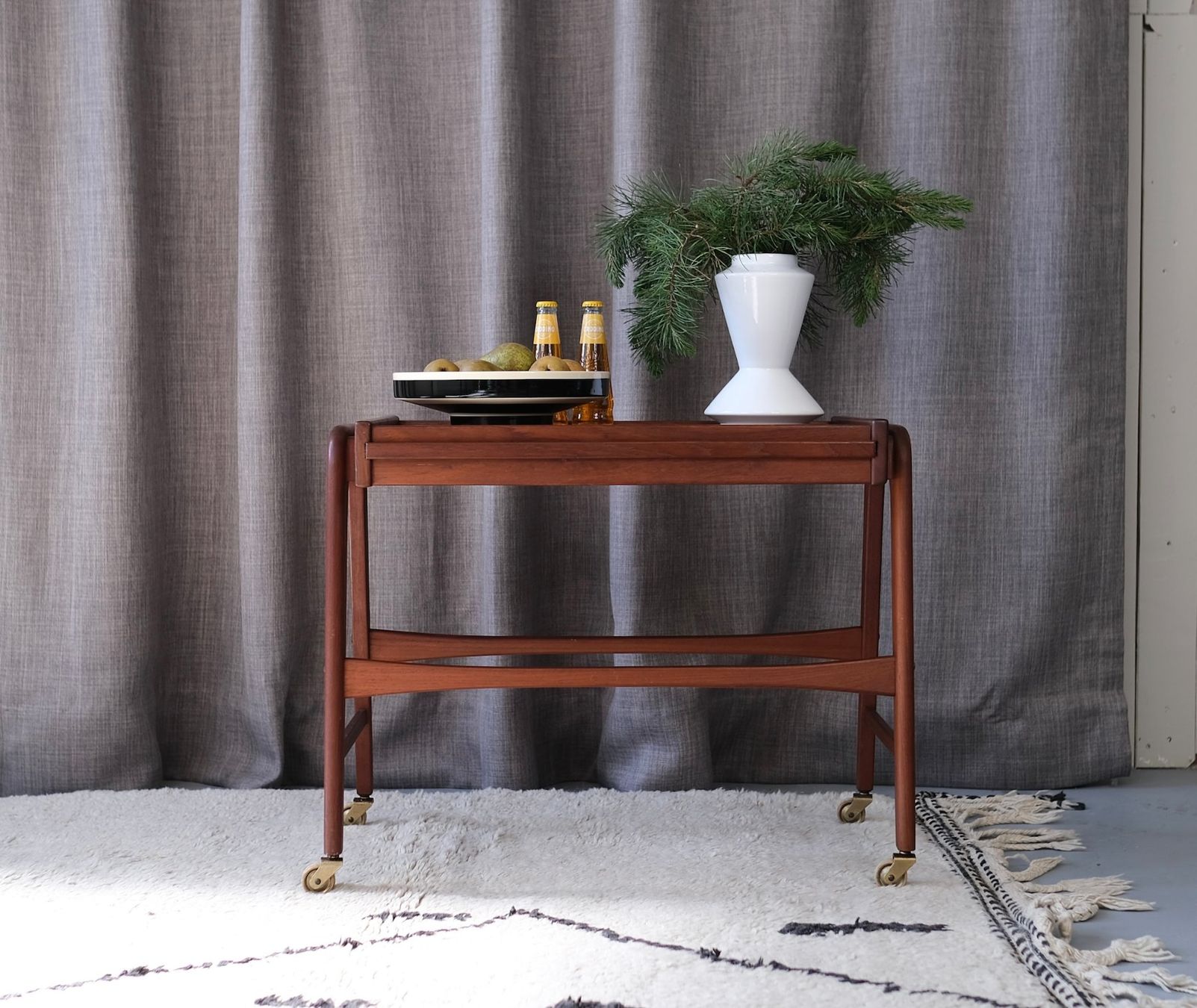 Dessertes: Danish Teak serving cart 1960,s – D'occasion à Bern par Zmodern_VIN