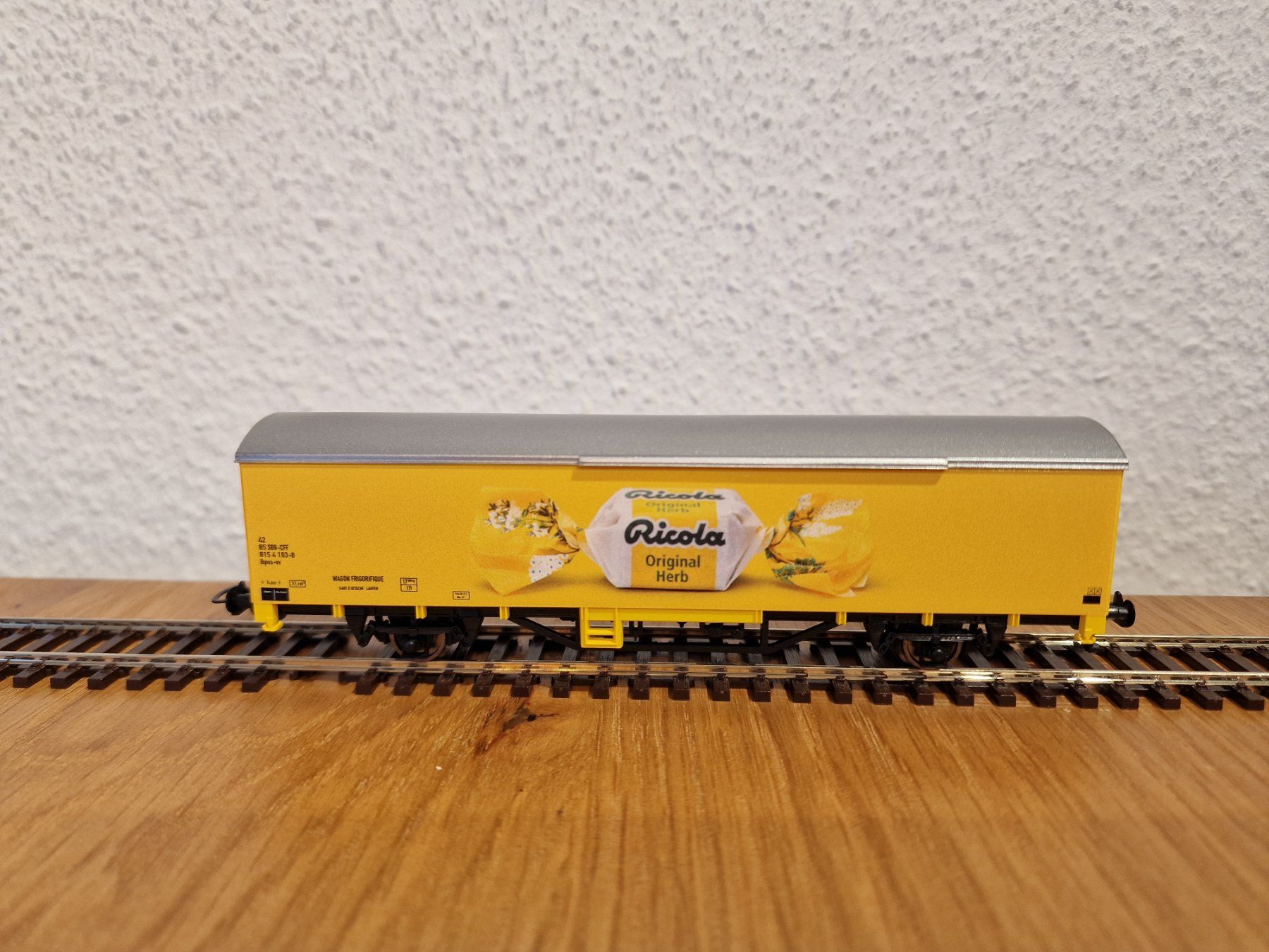 Piko Modellini di ferrovie: SBB Güterwagen Ricola H0 – Nuovo e nell'imballaggio originale da Matten b. Interlaken venduto da lor_hr9w