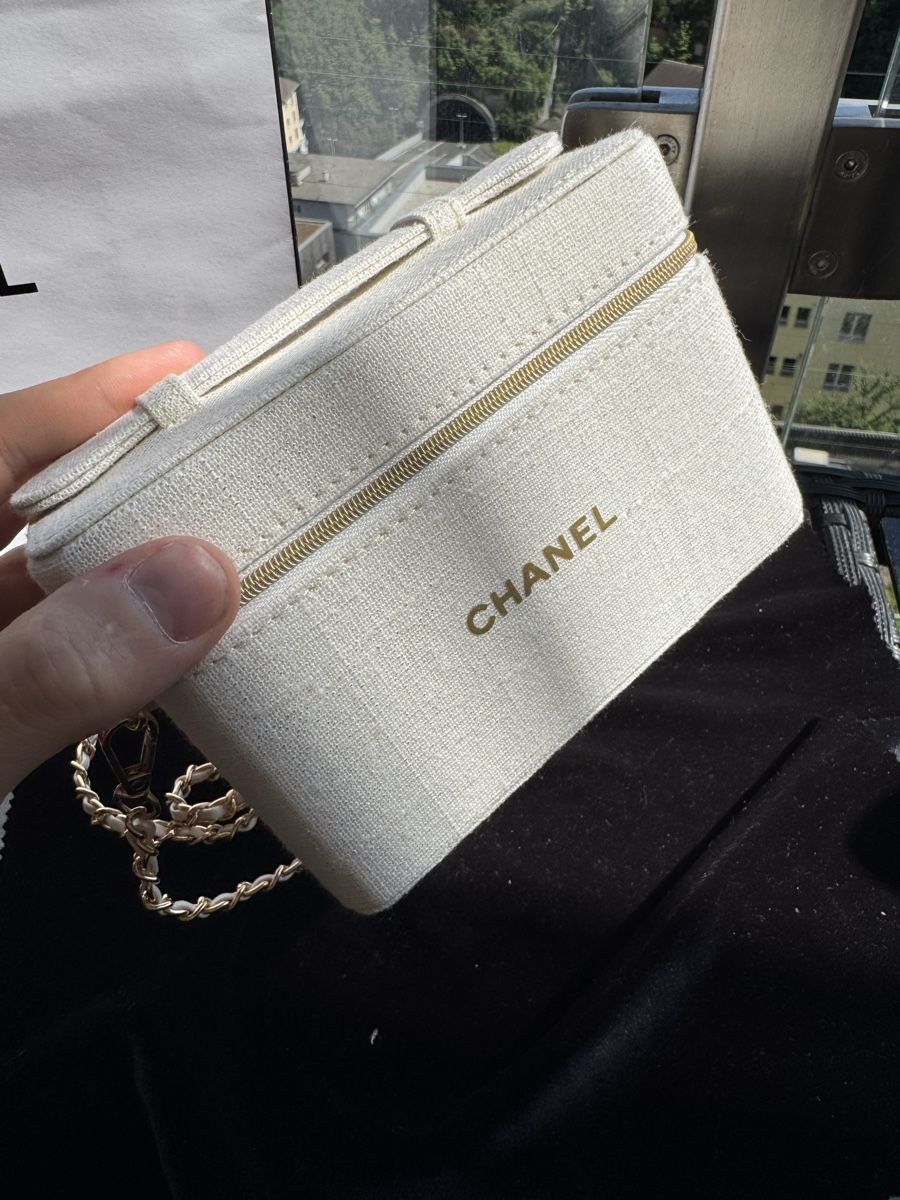 Chanel Sacs femmes: Sac Chanel Vanity VIP – Neuf avec emballage d'origine à Neuchatel par mar_9blm 3