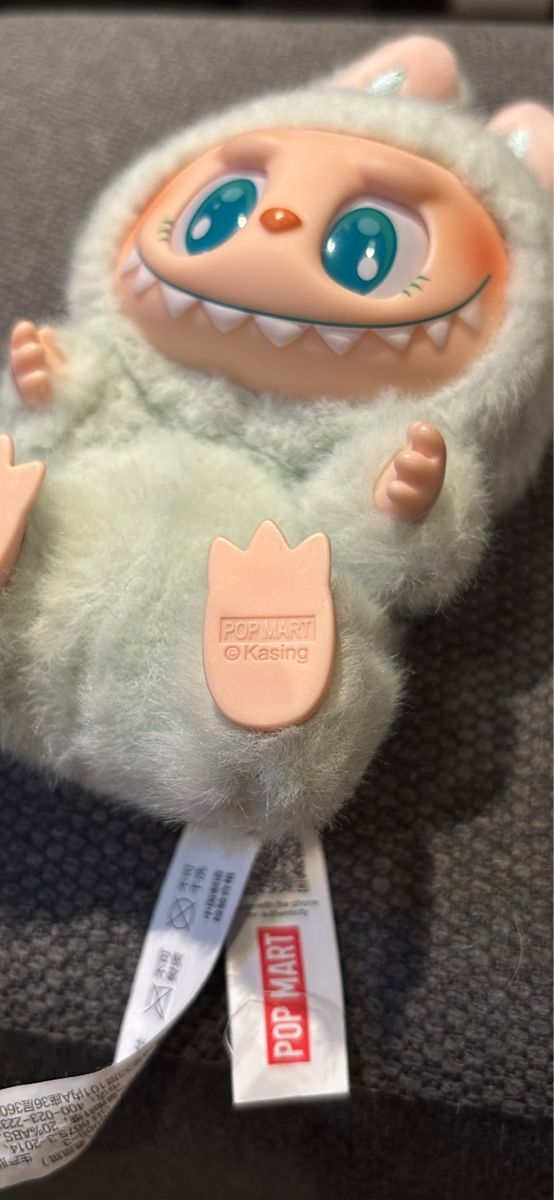 Pop Mart Statuette: Pop Mart Labubu Plush Toy Soft Light Blue New – Nuovo (secondo la descrizione) da La Chaux-de-Fonds venduto da joa_jk5g 2