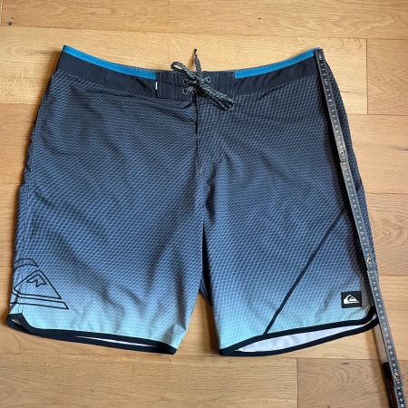 Quiksilver Boardshorts Gr. 38 Grau Blau Surf Badehose Top!