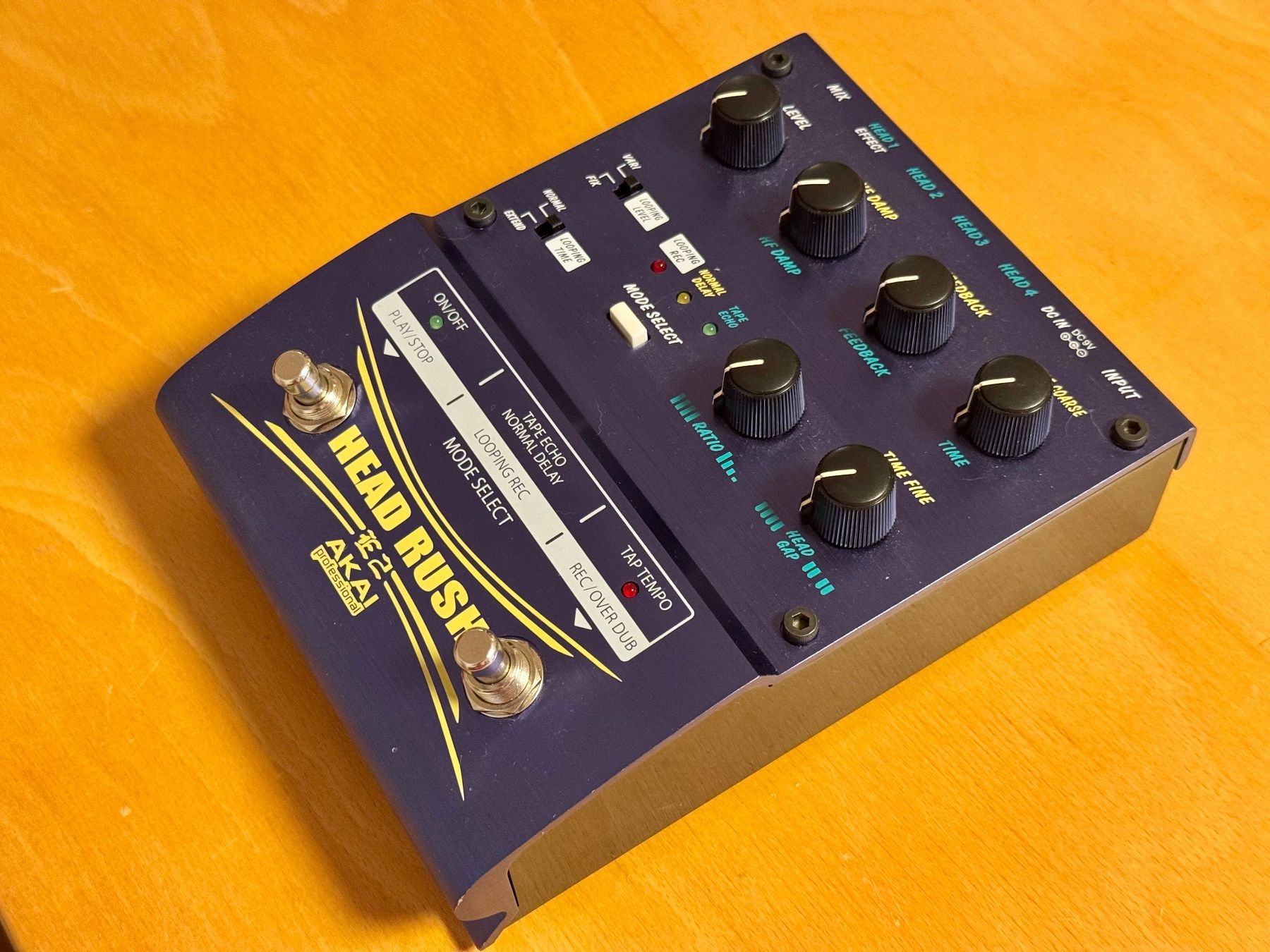 Instruments de musique: Akai Headrush E2.   Effektgerät für E-Gitarre – D'occasion à Nidau par cocodo 2