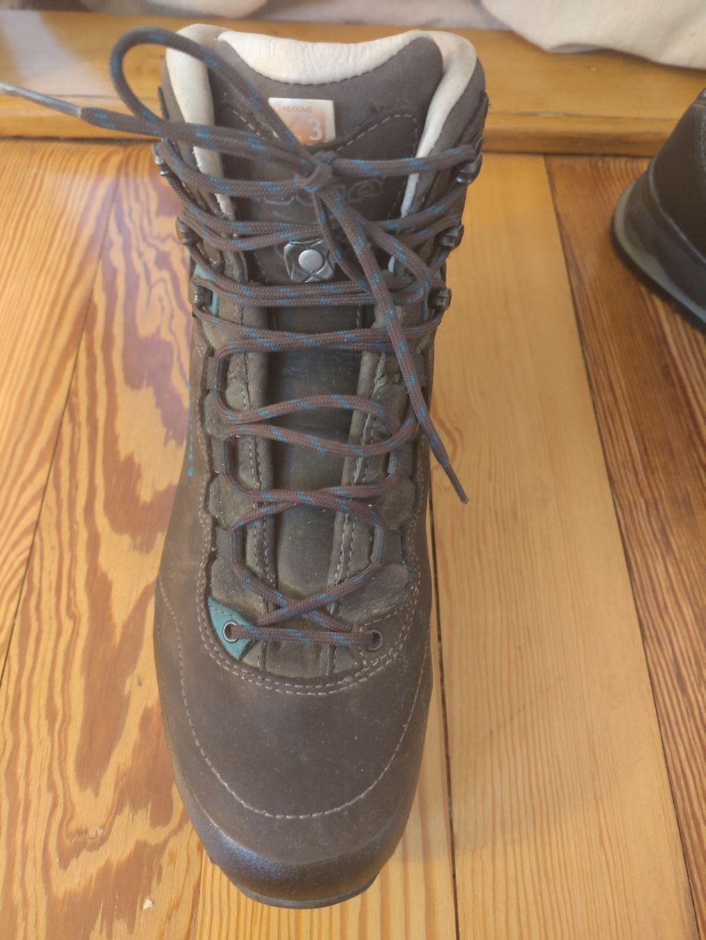 Lowa Chaussures femmes: Lowa Wanderschuhe Gr 9.5 (40.5) – D'occasion à Basel par sa.me.2012 2