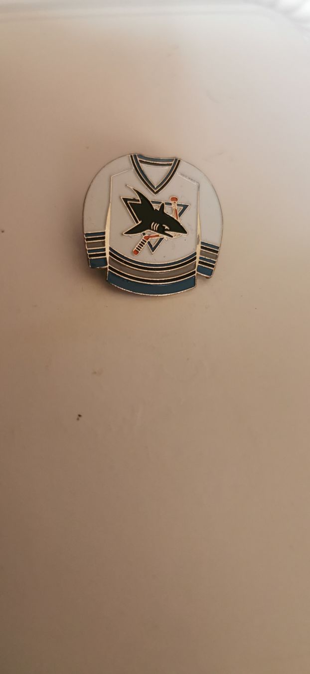 Placchette & Badge: Pin San Jose Sharks  – Usato da Genève venduto da vins50