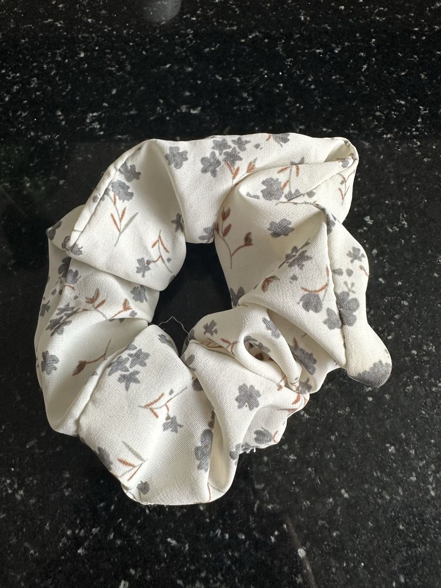 Accessoires pour cheveux: Haargummi Neu – Neuf avec emballage d'origine à Zufikon par tam_gfx6