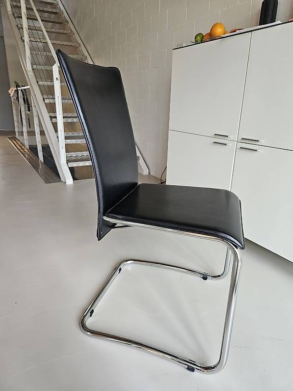 Sedie: Freischwinger 4 Stühle Echtleder Schwarz – Usato da Saland venduto da Olga08 1