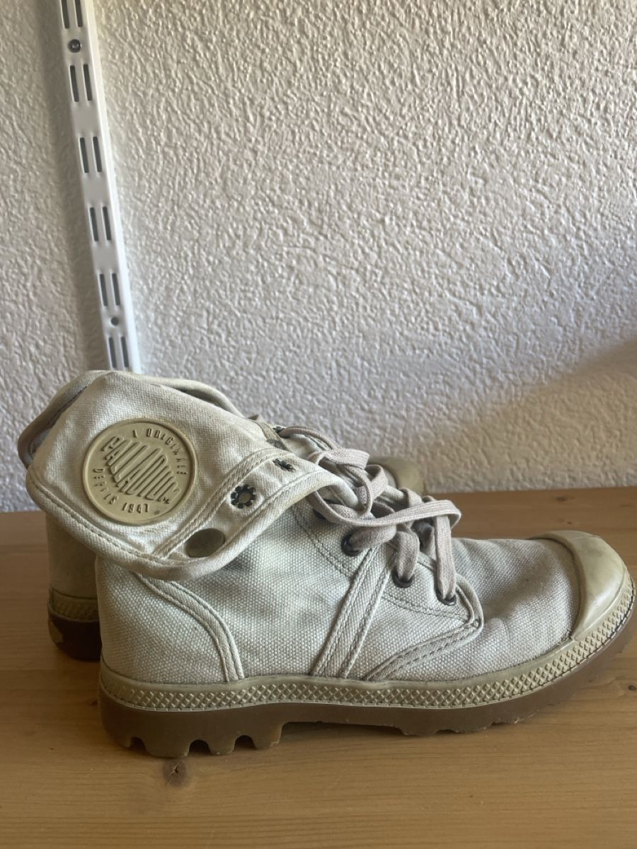 Palladium Scarpe da uomo: Bottes Palladium – Usato da Martigny venduto da Lea_lucci
