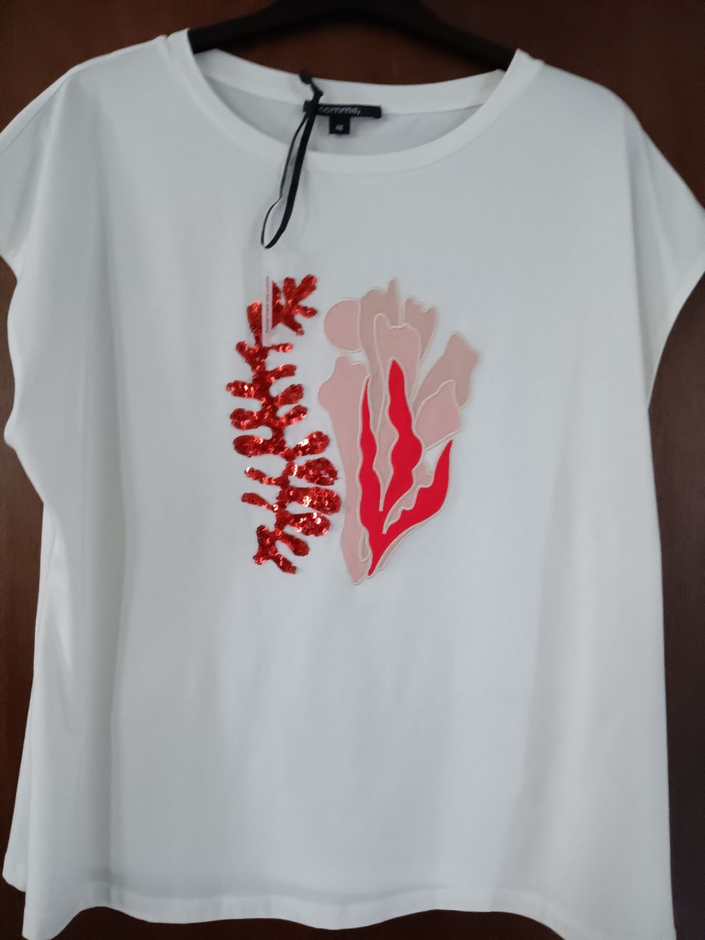 Comma T-shirts: wunderschönes Comma shirt neu – Neuf avec emballage d'origine à Stansstad par leoni66